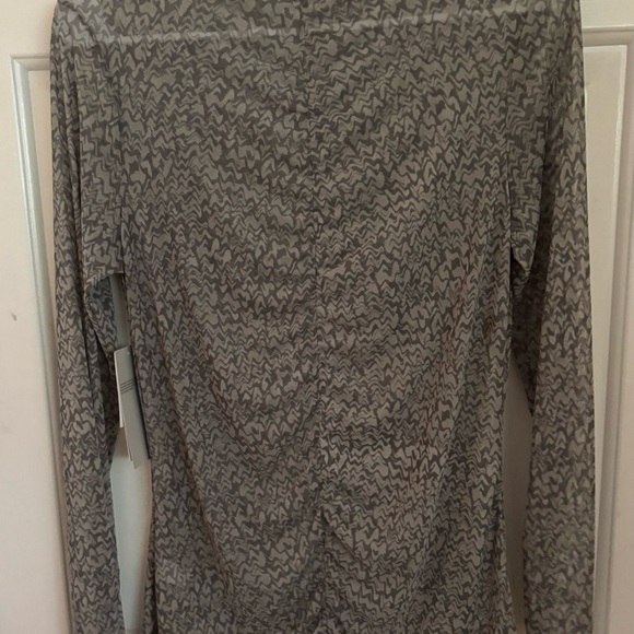 Zella sheer Gray Long Sleeve Women's Top - Picture 2 of 2